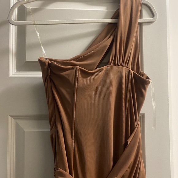 💫 House of CB “Valentina” Mocha Asymmetric Cutout Midi Dress - Size Small - Picture 4 of 4